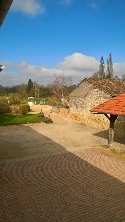 Bed and Breakfast La Ferme Du Grand Faubourg Pont-de-Vaux Exterior foto